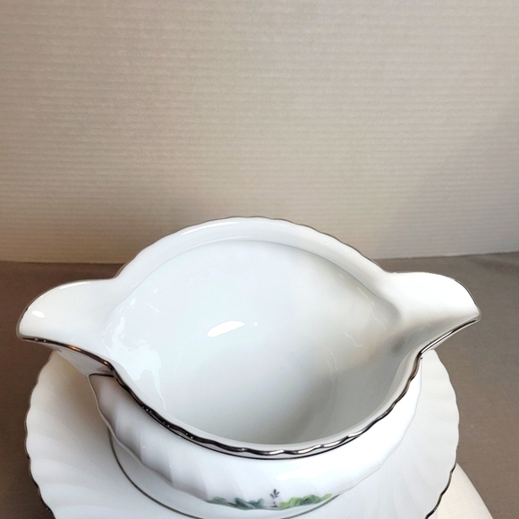 Royal Tettau Dawn Rose Gravy Boat with Attached Underplate - Picture 7 of 11